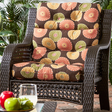 Wicker Woven Patio Chair with Modern Circular Pattern Cushion in Earth Tones