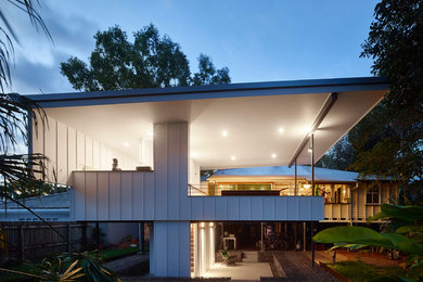 Design ideas for a contemporary home design in Townsville.