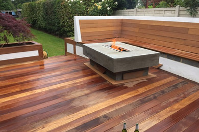 Inspiration for a contemporary patio in Surrey.