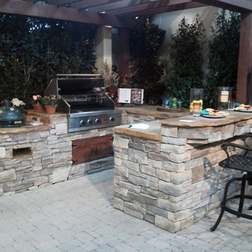 Outdoor Kitchen and Living