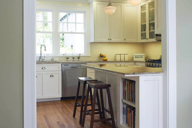 Example of a classic kitchen design in San Francisco