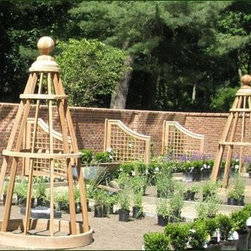 Mahogany Obelisks - Garden Statues And Yard Art