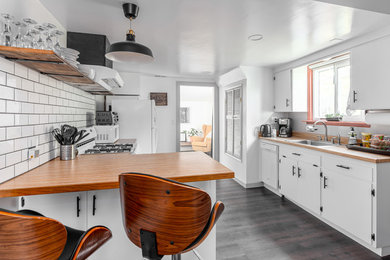 Kitchen - contemporary kitchen idea in San Luis Obispo