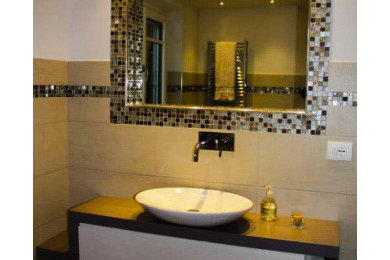 Foto di un'ampia stanza da bagno con doccia contemporanea