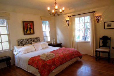 Bedroom - bedroom idea in Other