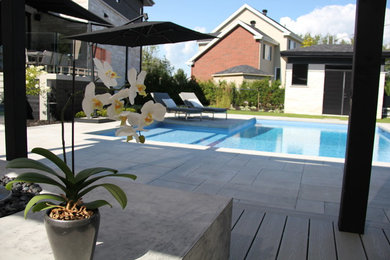This is an example of a contemporary landscaping in Montreal.