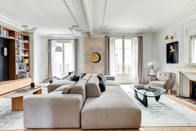 Inspiration for a modern living room in Paris.