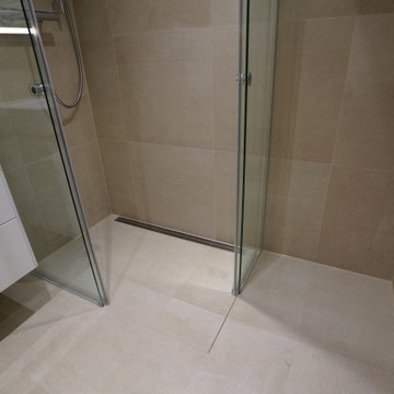 Aus einem Badezimmer wird ein Duschbad in München Bogenhausen