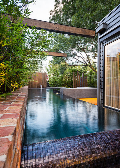 Contemporary Pool by C.O.S Design