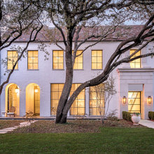 Adelia Exterior