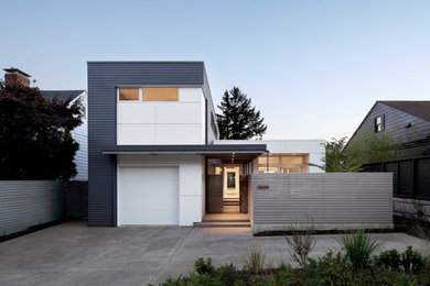 Minimalist exterior home photo in Seattle