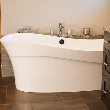 Master Bath With Designer Tub & Tile