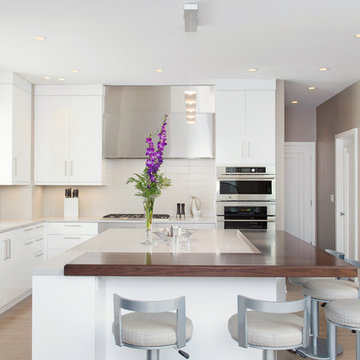 Leawood, KS contemporary kitchen