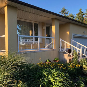Aluminum Glass and Spindle Porch Railing - 101