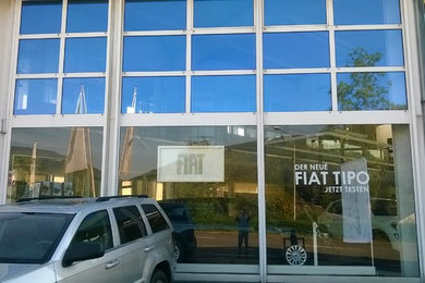 Fassade Fiat Schmitt - Fensterrahmen mit Folie bekleben