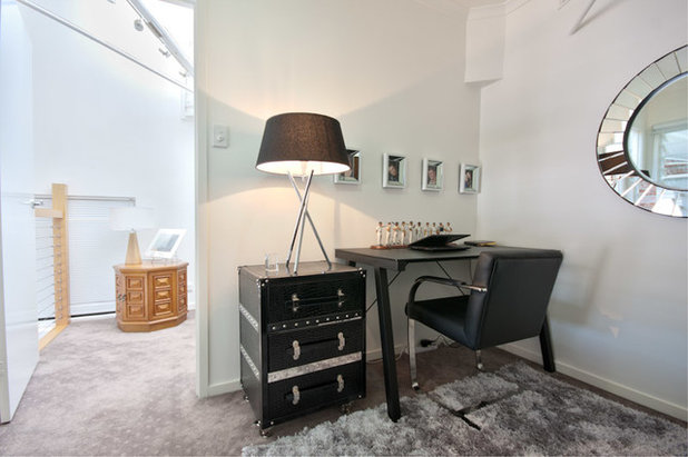 Contemporary  by Simple and Savvy Home Staging & Property Styling