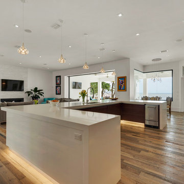 Modern Cabinetry in White  High gloss