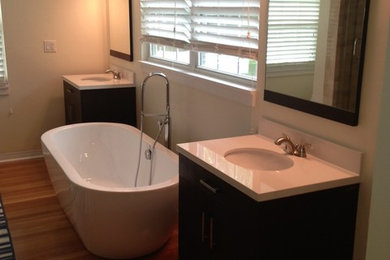 Bathroom - contemporary bathroom idea in Tampa