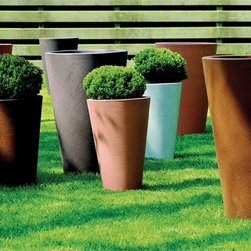 Liscio Siena Outdoor Planters by Serralunga - Outdoor Pots And Planters