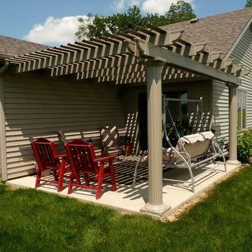 Contemporary Pergola in Decatur, IN