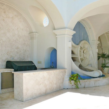 Waterfront Villa. Mediterranean. Villa Madonna on the beach. Cancun, México.