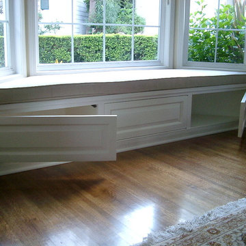 Studio City Window Seat
