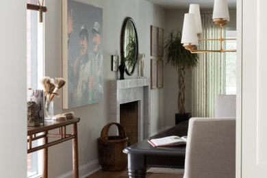 Dining room photo in Chicago