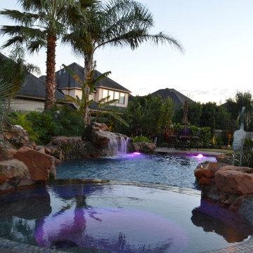 Swimming Pools & Out dooor Living