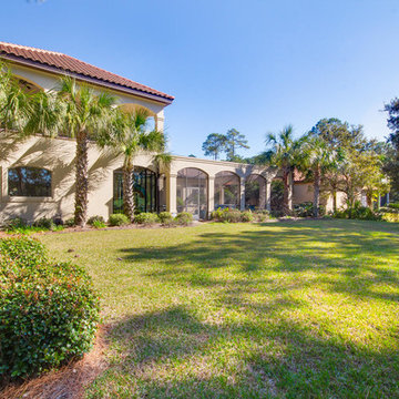 Huge Backyard Backing onto the Golf Course