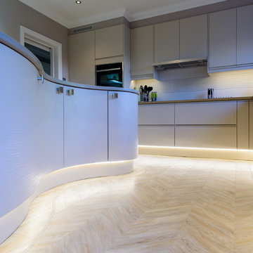 The plinth lights highlight the curves