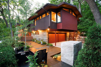Zen brown two-story house exterior photo in Minneapolis