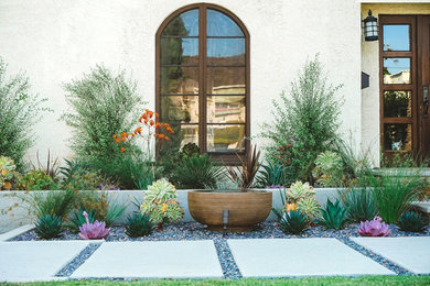 Design ideas for a modern landscaping in Los Angeles.