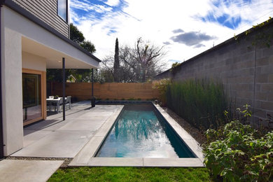 Photo of a modern pool in Sacramento.