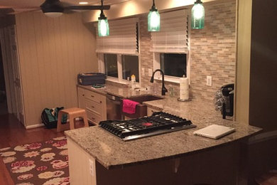 Kitchen - modern kitchen idea in Baltimore