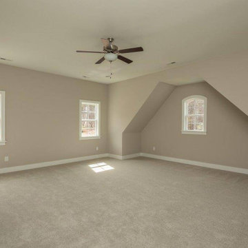 Jordan Pointe Walk-up Attic/ Bonus