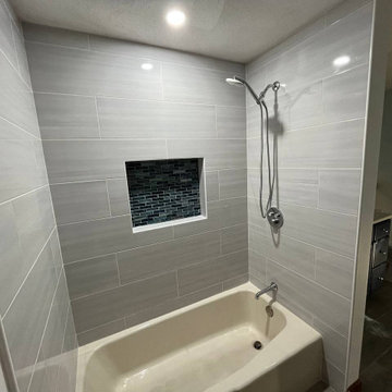 Burlington Bliss: Sleek Bathroom Makeover