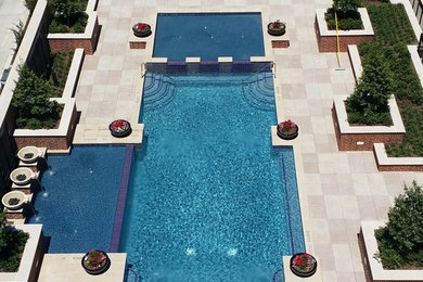 Inspiration for a modern pool remodel in Dallas