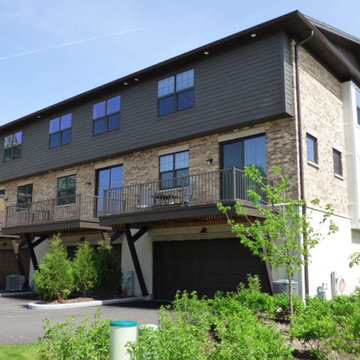 Beautiful Row-homes Ideally located in Downtown Mount Prospect
