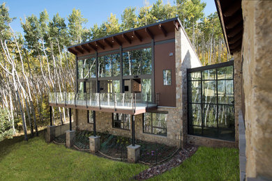 Modern exterior home idea in Denver