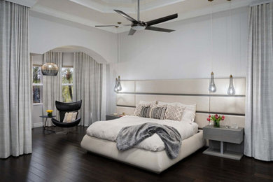 Bedroom - bedroom idea in Miami