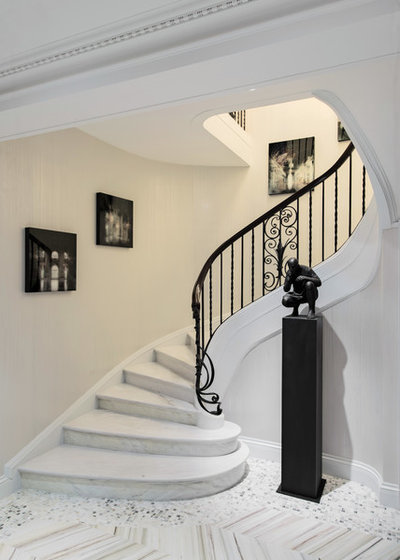 Современный Лестница by Britto Charette LLC - NYC Interiors