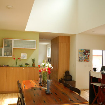 B- Line Medium 001 | dining