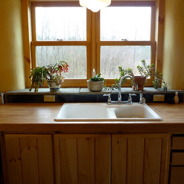 Rustic Post and Beam Straw Bale House