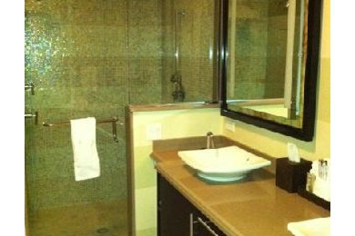 Example of a classic bathroom design in Tampa