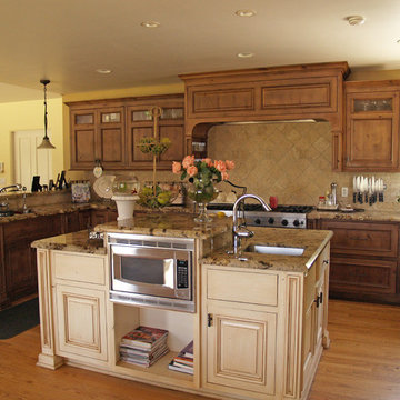Custom Kitchen Cabinets
