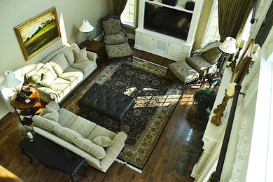 Elegant home design photo in Other