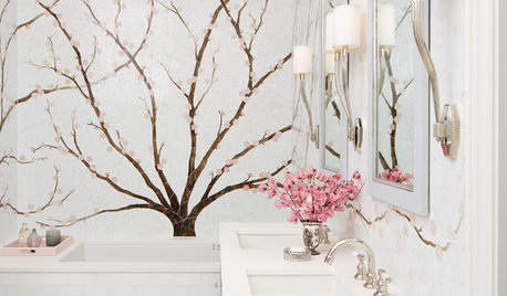 Room of the Day: A Year-Round Cherry Blossom Festival in the Bath