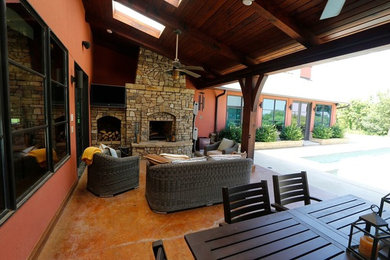 Example of a minimalist patio design in Other