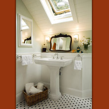 223 Upstairs Bath