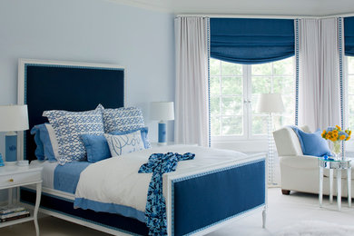 Example of a minimalist bedroom design in Miami